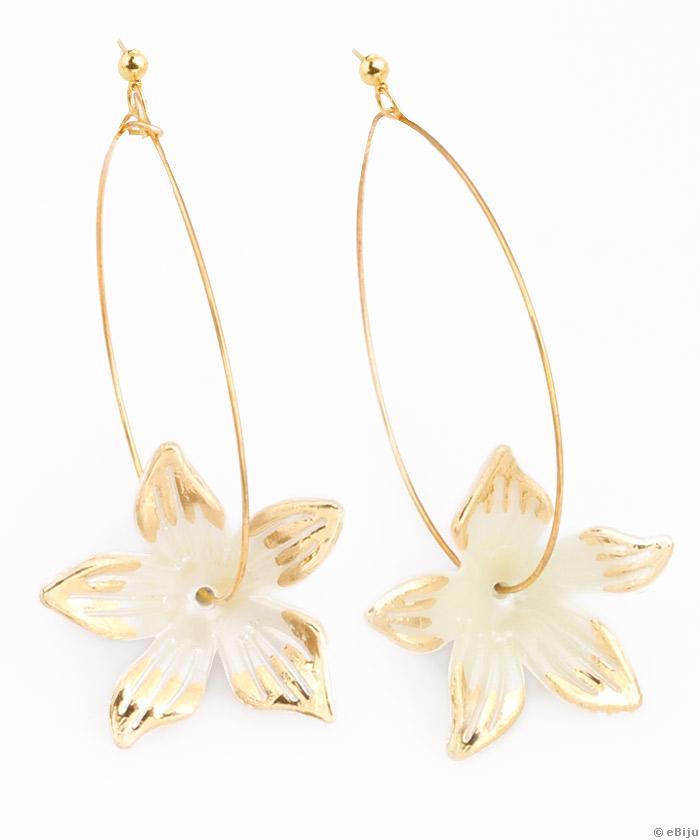 Aranyszínű karika fülbevaló fehér virággal