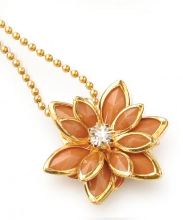 Barna virág nyakék szintetikus kristályokkal, aranyszínű fémmel