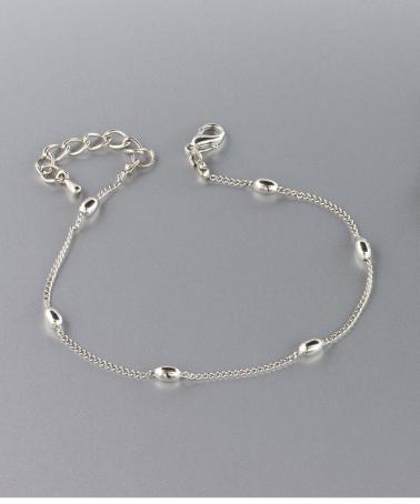 Ezüstszínű fém lánc karkötő, ovális fém gyöngyökkel