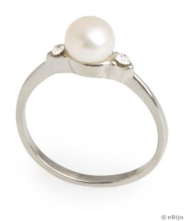 Fehér tenyésztett gyöngy gyűrű két kristállyal