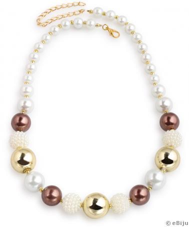 Fehér üveggyöngyös nyakék, arany- és rézszínű akril gyöngyökkel