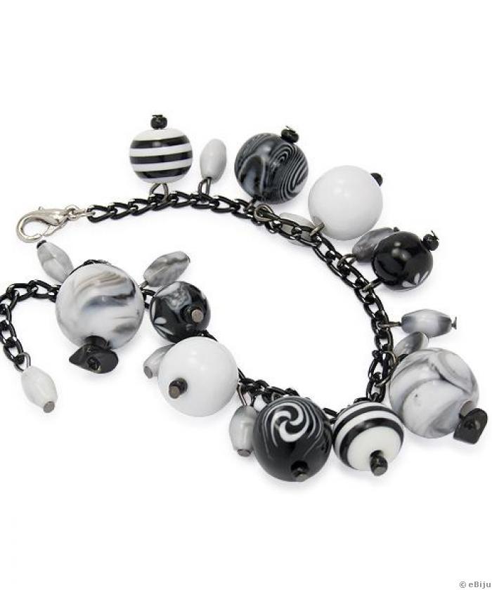 Fekete-fehér üveg- és szintetikus gyöngyökből készült karkötő