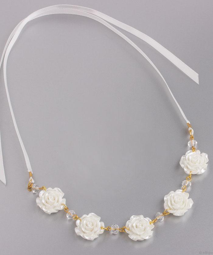 Gyöngyház fényű, virágos menyasszonyi nyakék