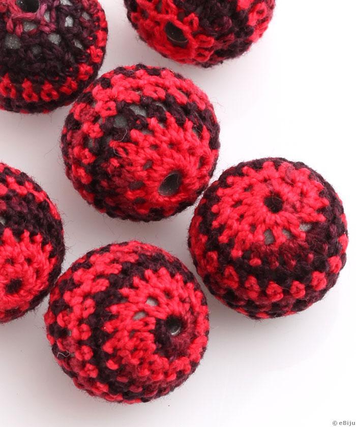 Horgolt textil anyaggal bevont gyöngy, fekete-piros, gömb forma, 2.1 cm