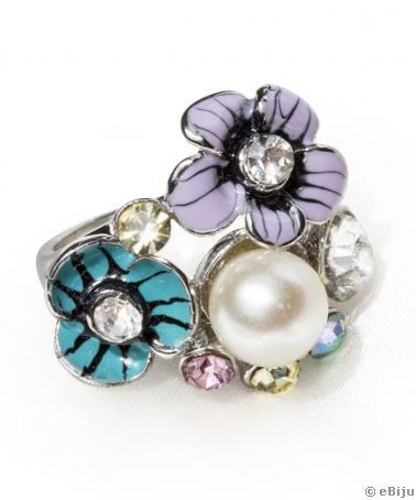 Lila és türkizkék virágos gyűrű, fehér üveggyönggyel