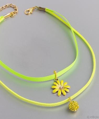 Neon sárga choker típusú nyakék virággal és shamballa gyönggyel