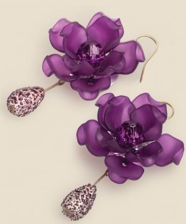 "Violet Bloom" fülbevaló, csepp alakú üveggyönggyel