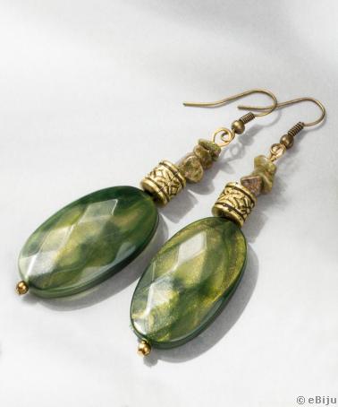 Zöld fülbevaló, fazettált akril aranyszínű gyöngyökkel és unakit kővel