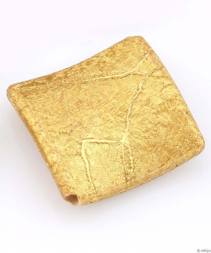 Akril gyöngy, textúrált, aranyszínű, rombusz forma, 2.9 x 3 cm