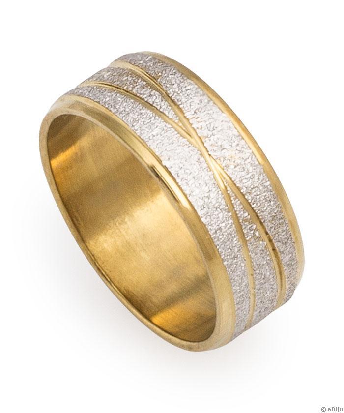 Arany és ezüstszínű, X alakban vésett gyűrű