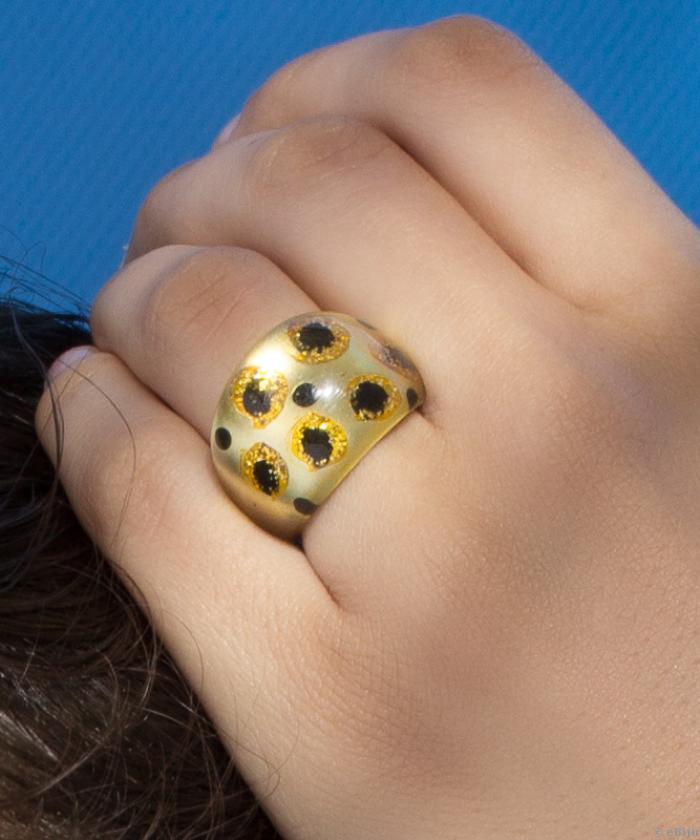 Aranyszínű, fekete pettyes gyűrű, 17 mm