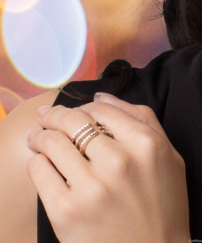 Aranyszínű, minimalista gyűrű, kristályokkal, 18 mm