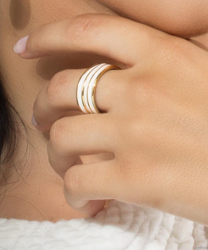Aranyszínű rozsdamentes acél gyűrű, fehér vonalmintával