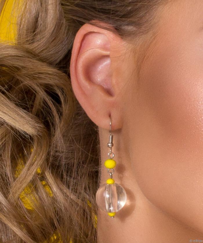 Átlátszó gyöngyös fülbevaló, neon sárga kristályokkal