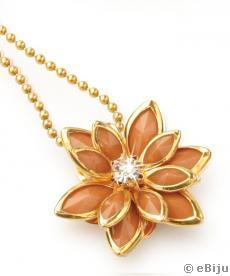 Barna virág nyakék szintetikus kristályokkal, aranyszínű fémmel