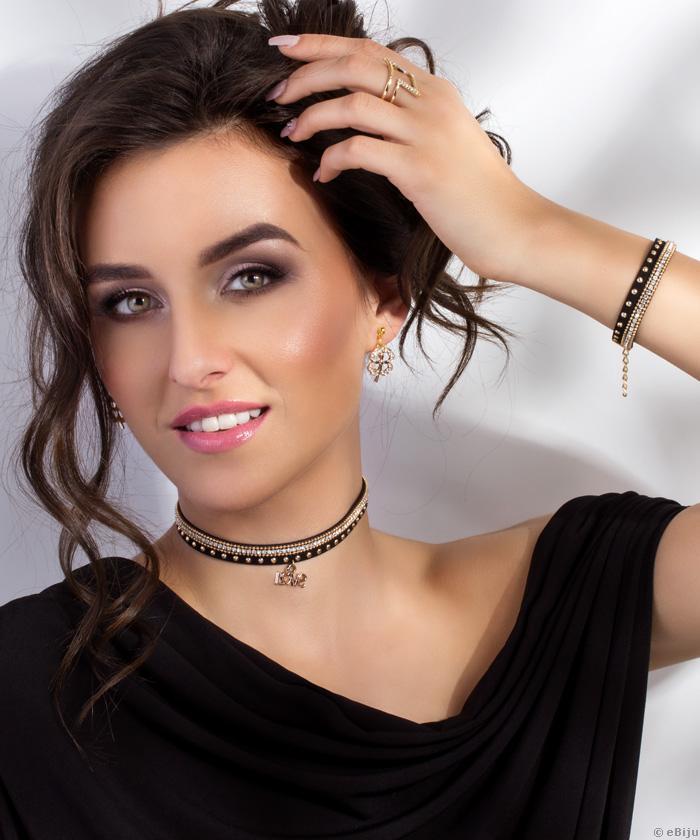 Duplasoros choker, Love medállal