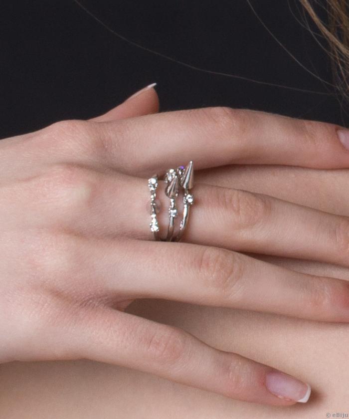 Ezüstszínű punk rock gyűrű, kristályokkal és tüskékkel, 18 mm