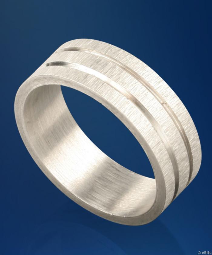 Ezüstszínű uniszex gyűrű két vésett vonallal (19 mm)
