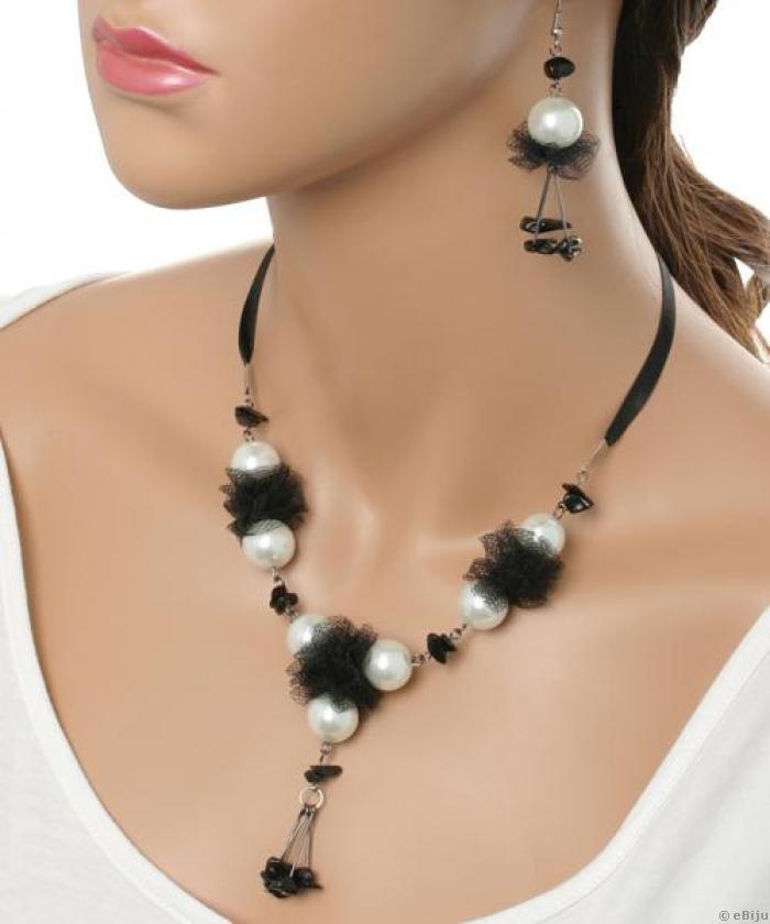 Fehér-fekete Rokoko nyaklánc, üveggyöngy tüllel