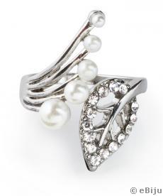 Fehér Rügyek gyűrű, ezüstszínű levél gyöngyökkel