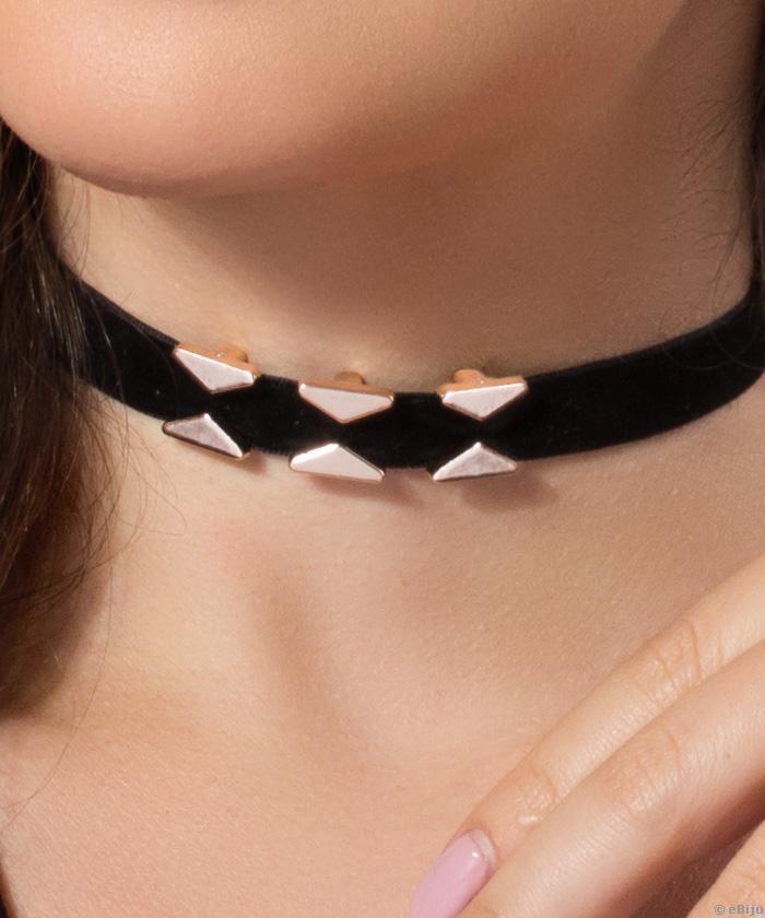 Fekete bársony choker, aranyszínű akrillal