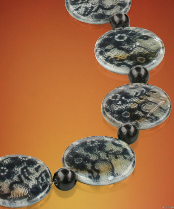 Fekete csipke mintájú nyakék gyöngyházból és fekete üveggyöngyökből