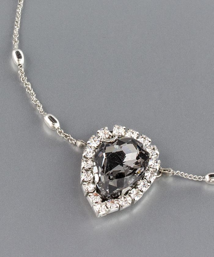 Fekete gyémánt színű, könnycsepp alakú kristály medál