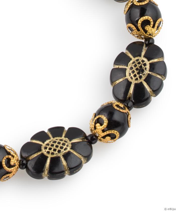 Fekete nyakék, aranyszínű mintával díszített ovális gyöngyökkel