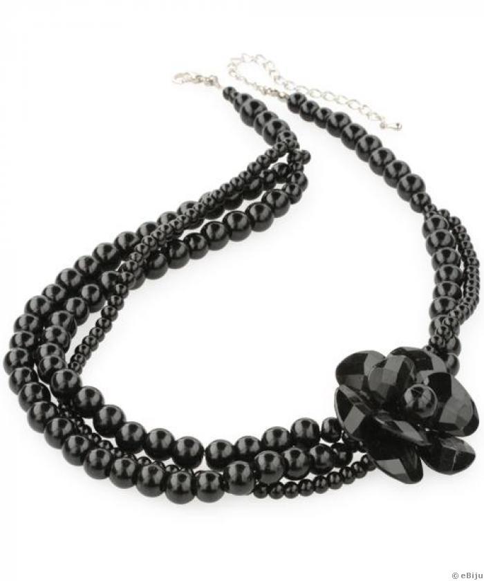 Fekete üveggyöngy nyaklánc virággal