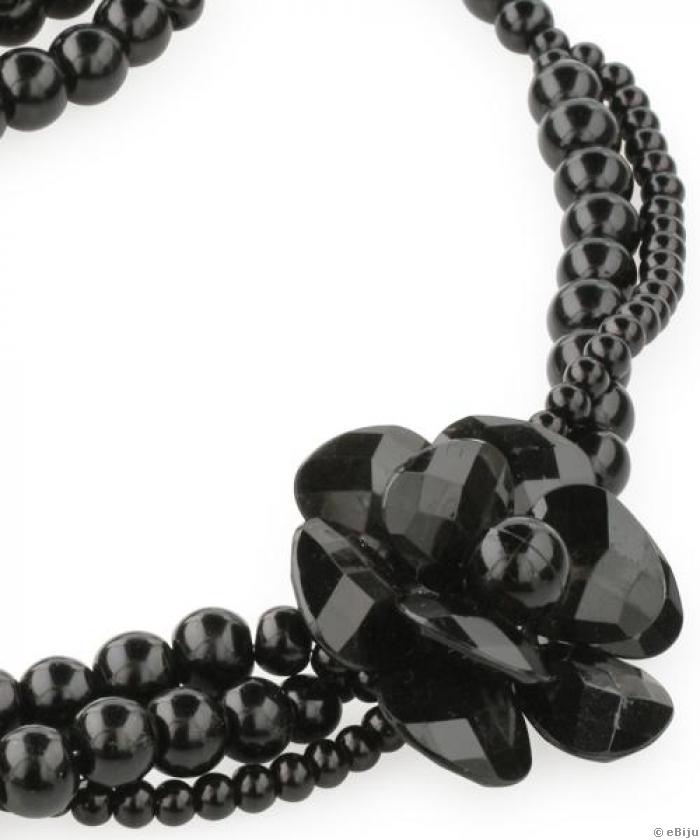 Fekete üveggyöngy nyaklánc virággal