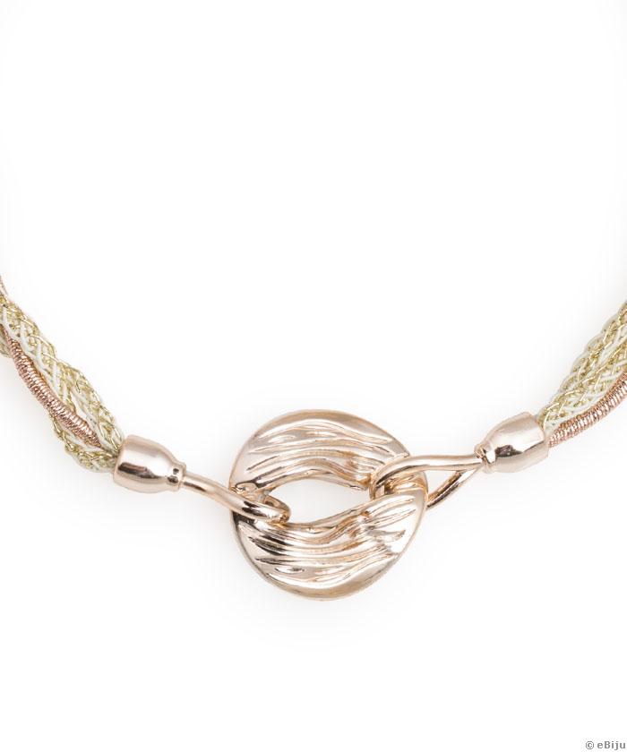 Fonott nyakék, aranyszínű textúrált medállal és kampós zárral