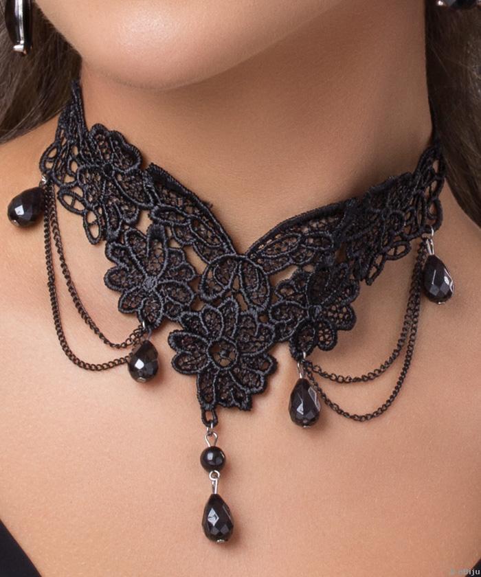 Gótikus stílusú, V formájú fekete choker