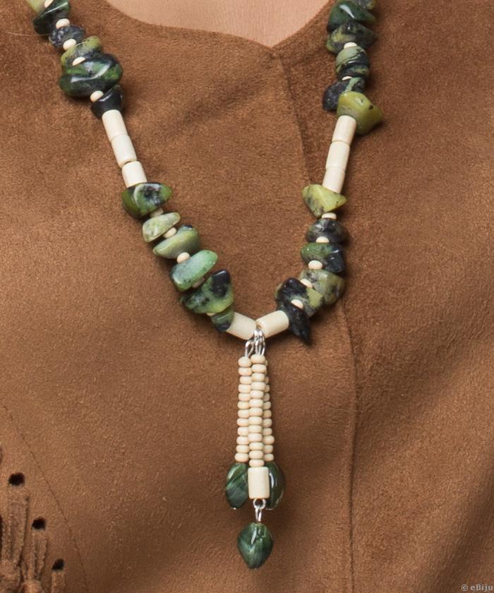 "Green Serpentine" nyakék