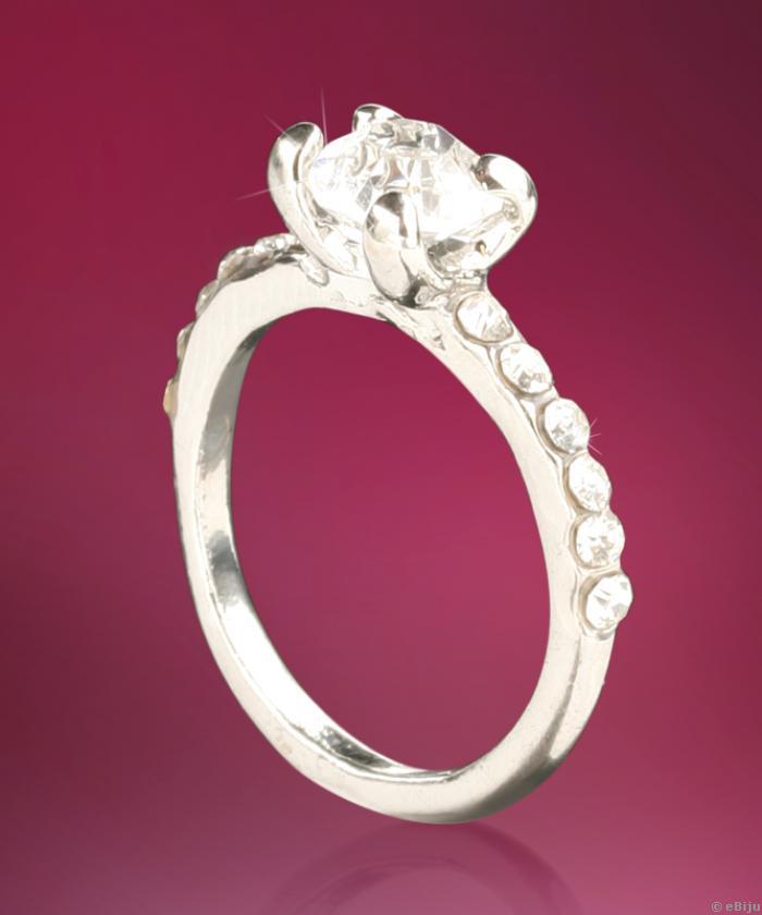 Jeggyűrű típusű gyűrű fehér strasszokkal (16 mm)