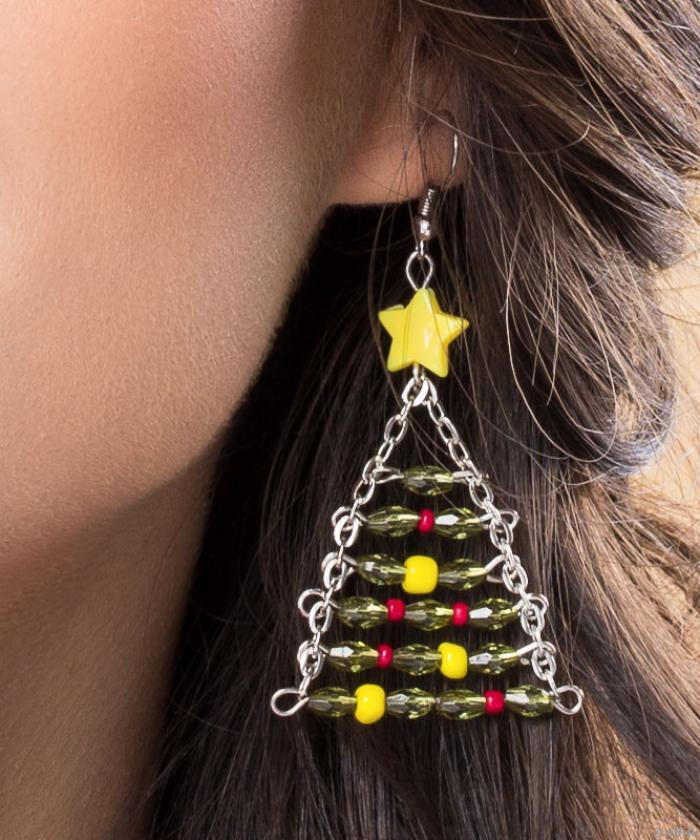 Karácsonyfa formájú fülbevaló