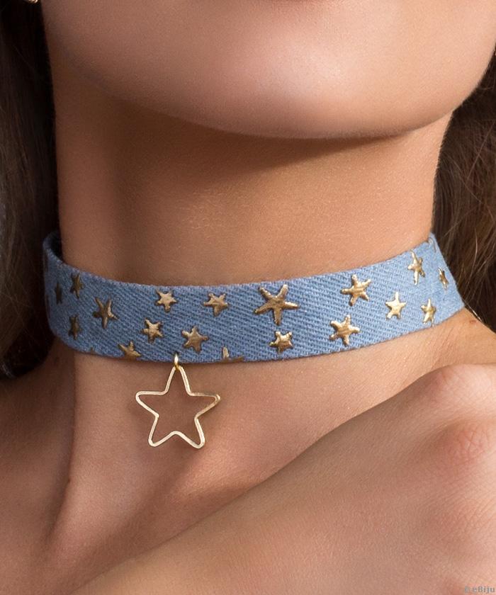 Kék farmeranyagból készült choker nyakék, csillag mintákkal és medállal