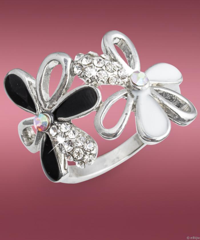 Két virágos gyűrű, fehér kristályokkal, ezüstszínű fémből, 17 mm