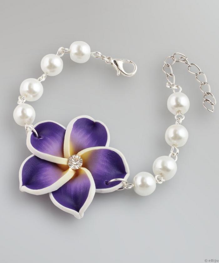 Lila-fehér fimo virágos karkötő