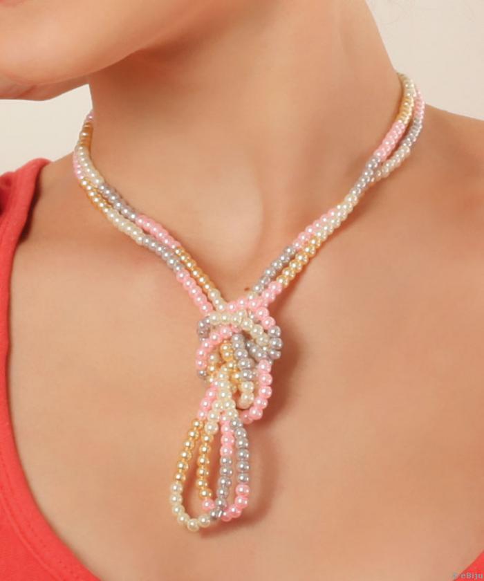 Pasztellszínű, többféleképpen hordható nyakék