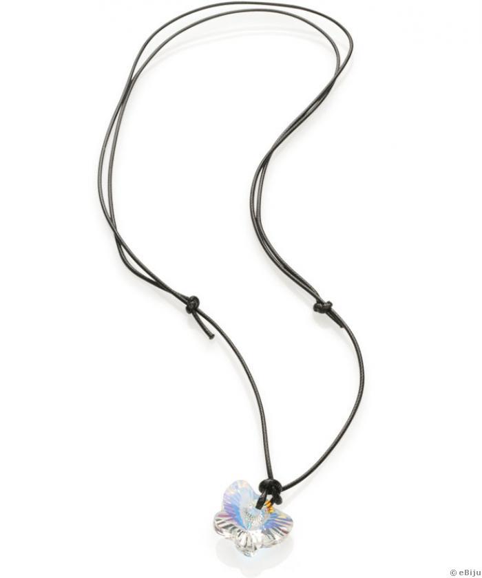 Pillangó alakú Swarovski kristály medál fekete textilszálon