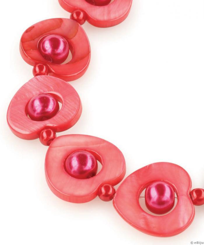 Piros, szivecske alakú gyöngyház nyaklánc üveggyöngyökkel