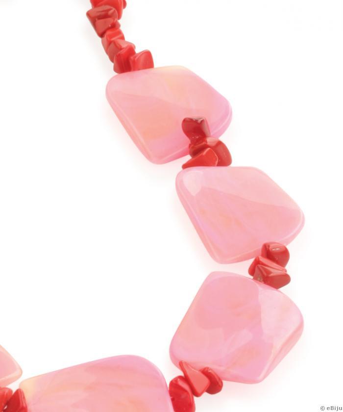 Rósaszín-piros nyakék szintetikus anyagból és piros korallból