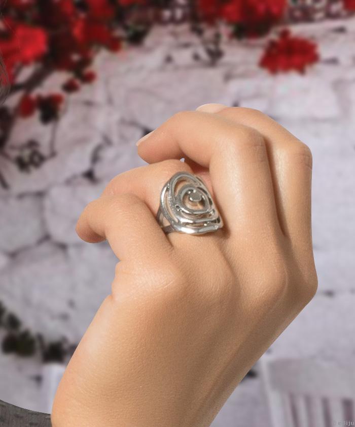Rózsa gyűrű ezüstszínű fémből