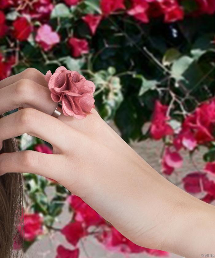 Rózsaszín gyűrű, textil virág