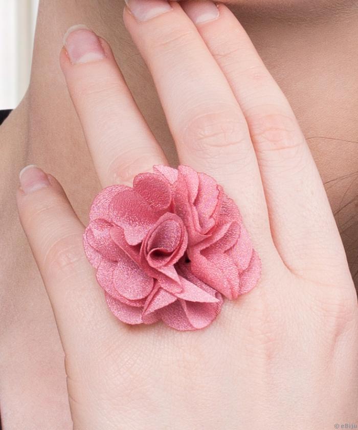 Rózsaszín gyűrű, textil virág