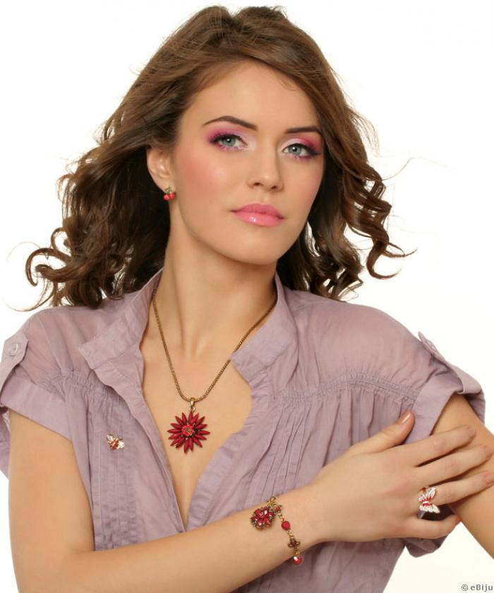 Rózsaszín pillangó gyűrű, aranyszínű fémből