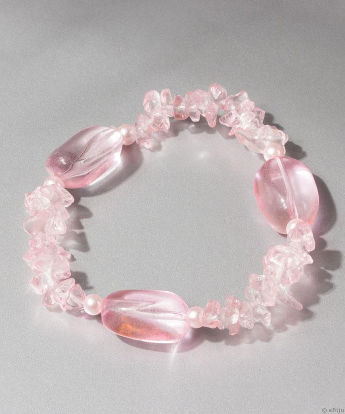 Rózsaszín üvegből készült karkötő