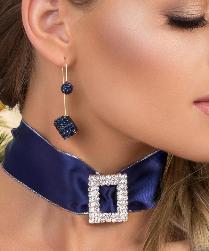 Sötétkék szatén choker, kristályokkal kirakott csattal