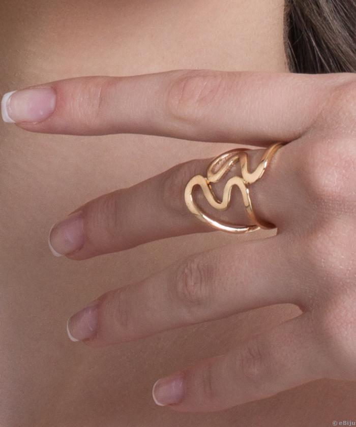 Stilizált szívecskés gyűrű, aranyszínű fémből, 19 mm