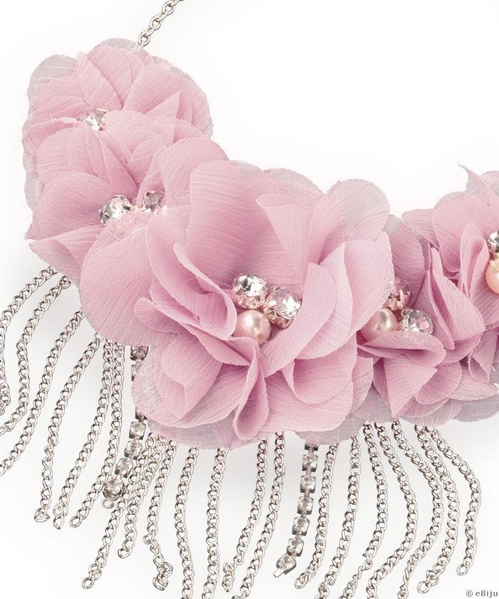 Világos rózsaszín virágos nyaklánc textilből, fehér kristályokkal